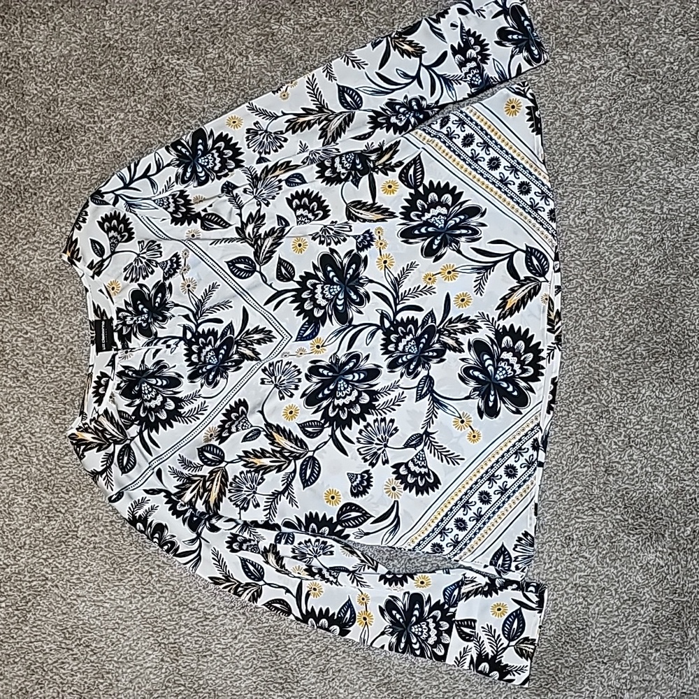 LIZ CLAIBORNE blouse